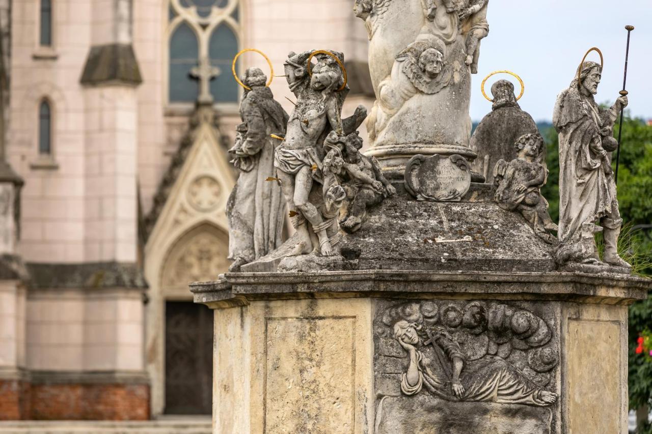 Benedict Hotel Kőszeg Buitenkant foto