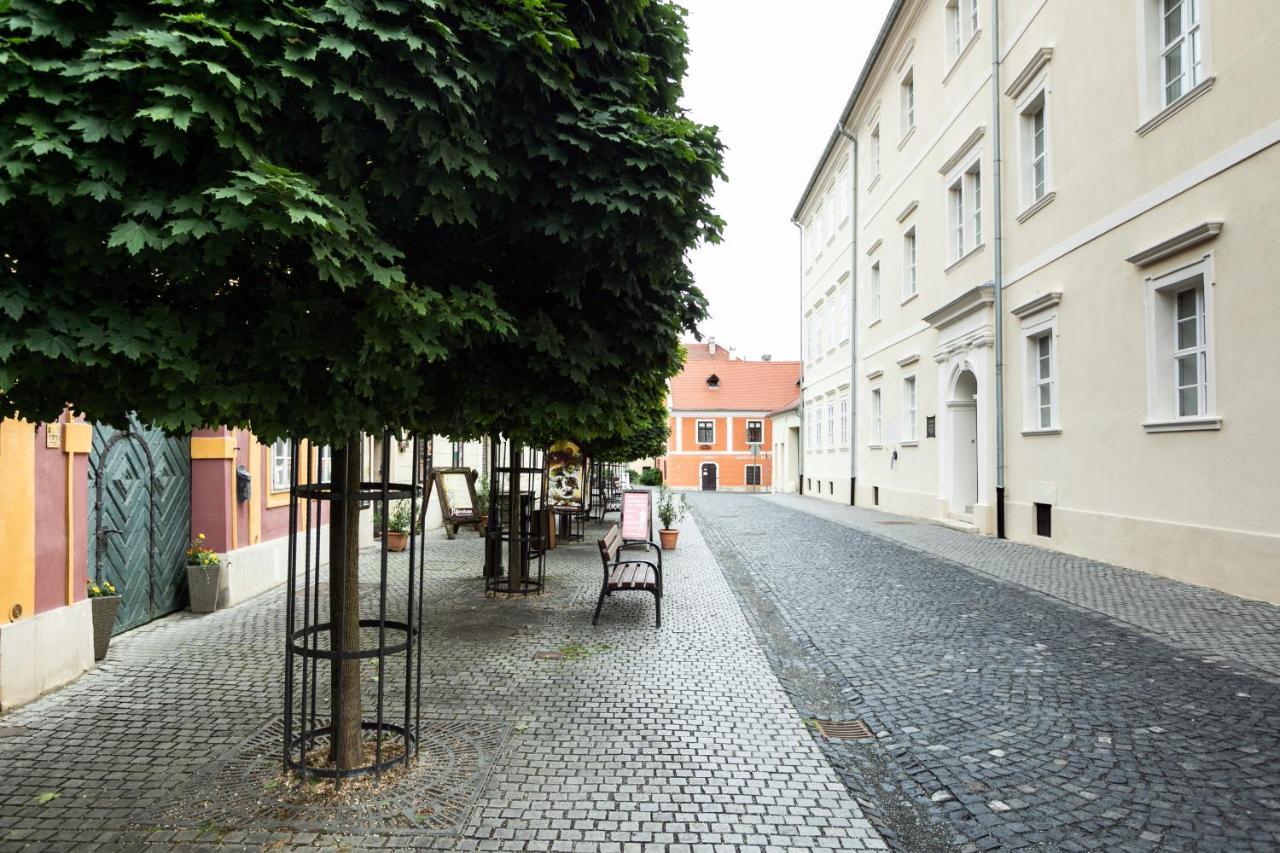 Benedict Hotel Kőszeg Buitenkant foto